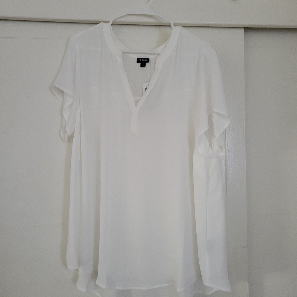 Torrid 2 White Sleeveless